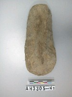 藏品(長條形打製石斧)的圖片